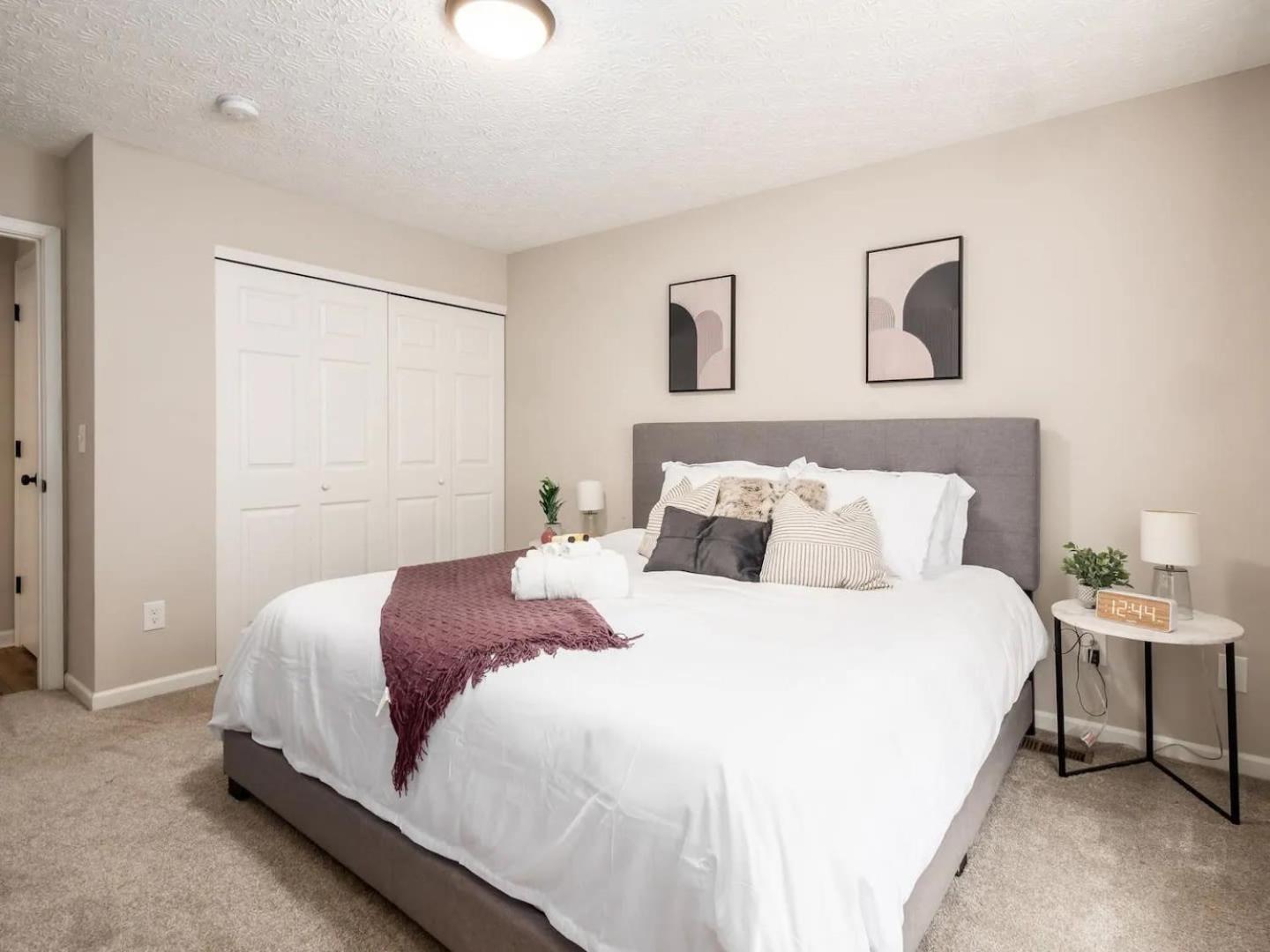Casa de férias Urban Oasis W Hot Tub Near Downtown & Arena District Columbus