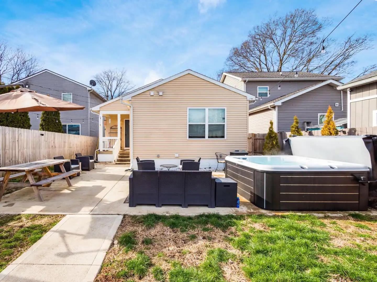 Casa de férias Urban Oasis W Hot Tub Near Downtown & Arena District *