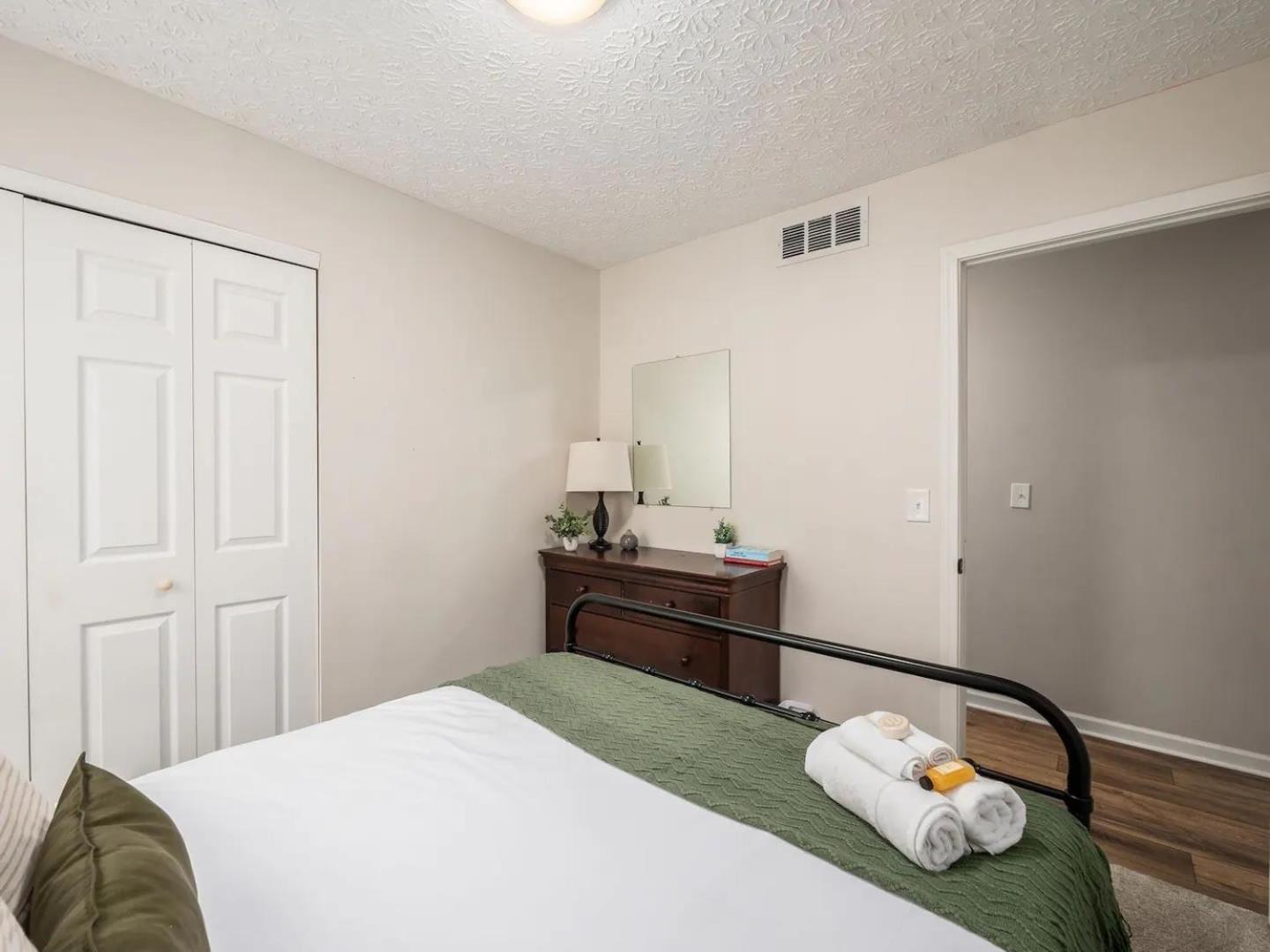 Urban Oasis W Hot Tub Near Downtown & Arena District