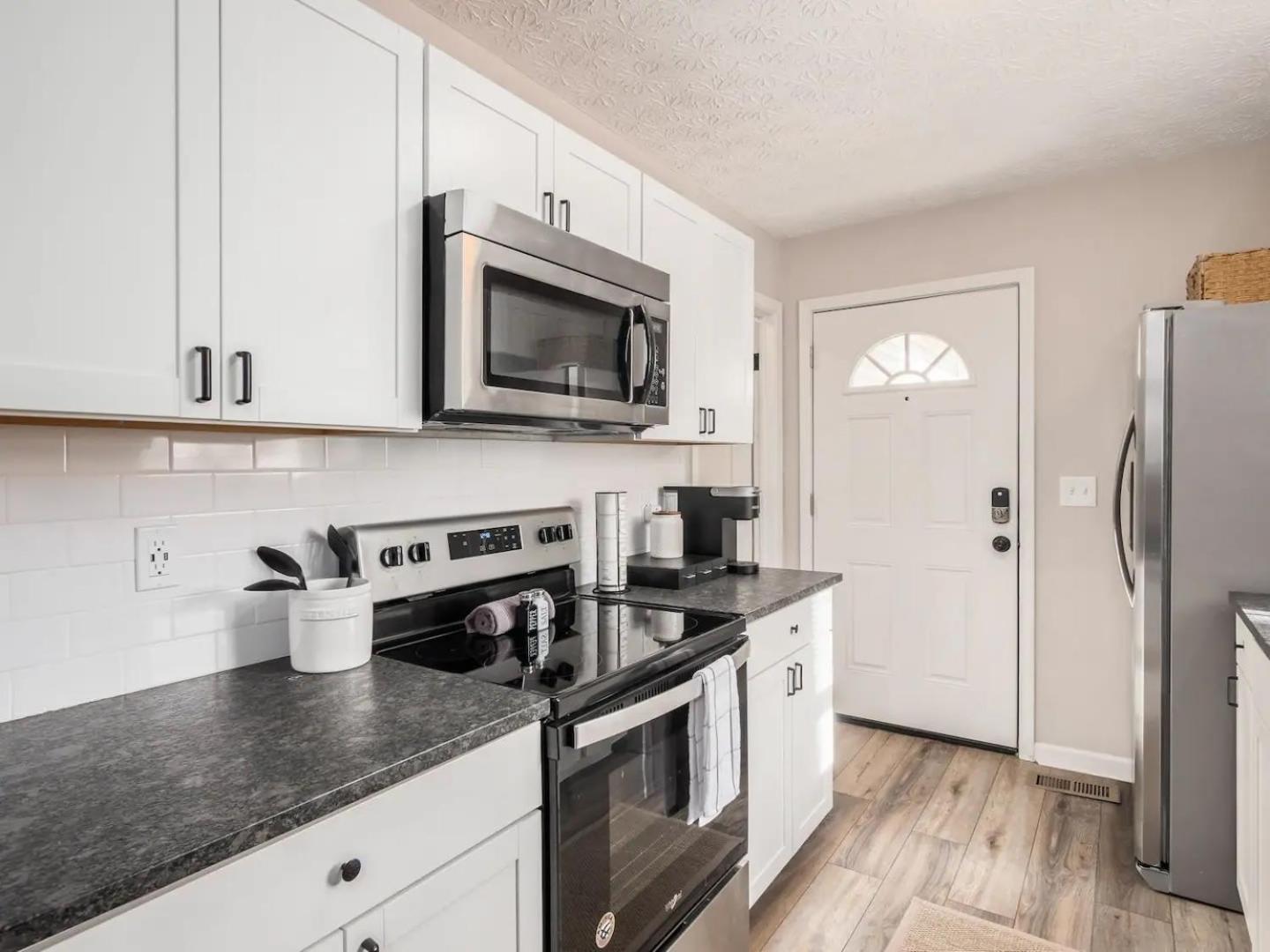 Urban Oasis W Hot Tub Near Downtown & Arena District Columbus