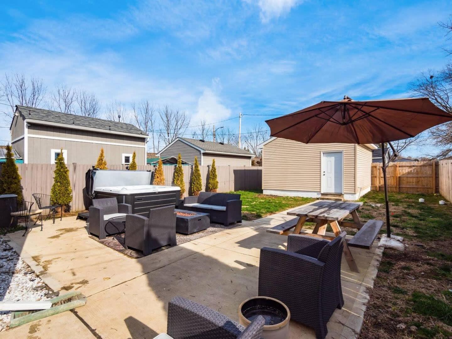 Urban Oasis W Hot Tub Near Downtown & Arena District * Columbus